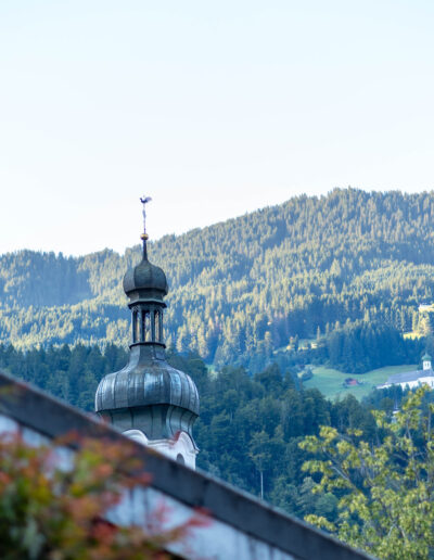 Ausblick von Terrasse mit zwei Sehenswürdigkeiten von Schruns